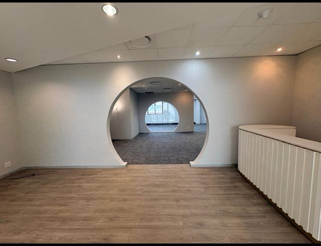 287M² OFFICE TO LET IN MAGALIESSIG